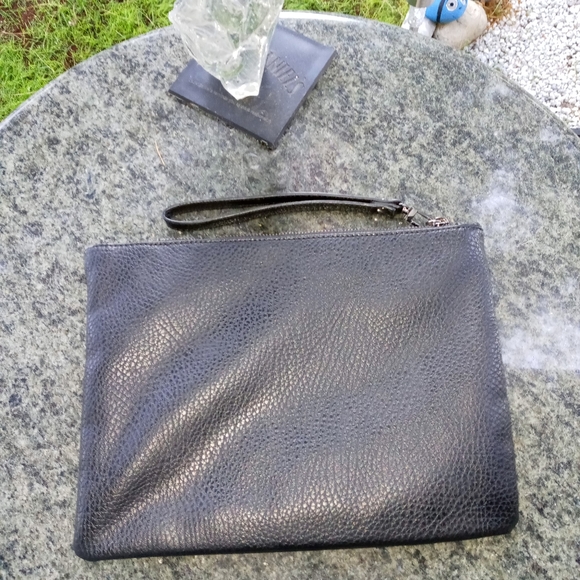 EXPRESS Wristlet - Picture 6 of 11